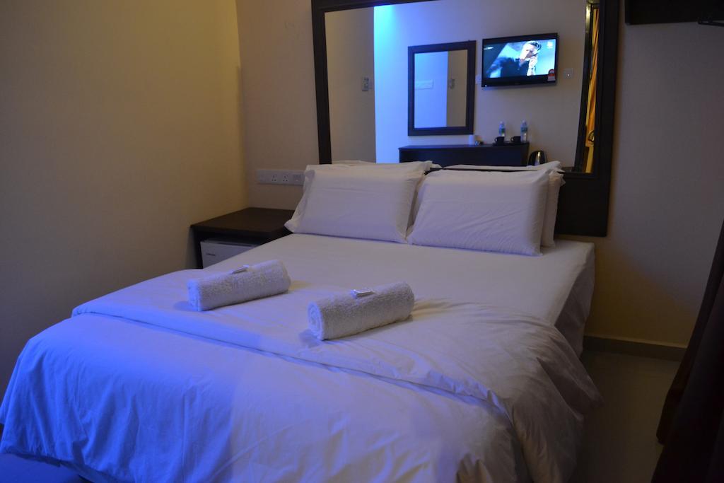 City Times Inn Seri Kembangan Esterno foto