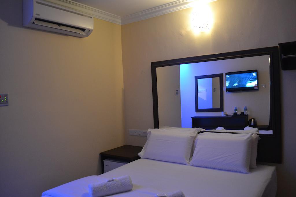 City Times Inn Seri Kembangan Esterno foto